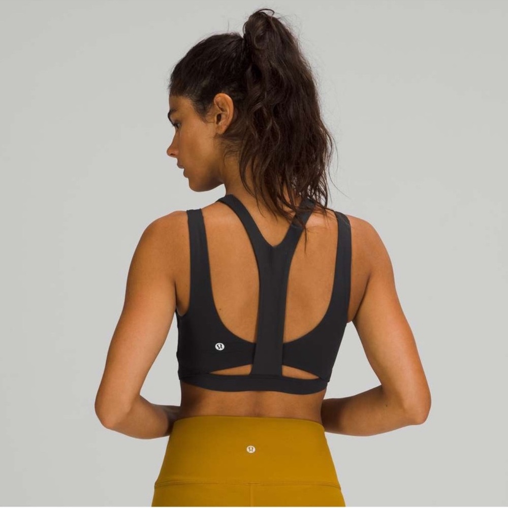 Lululemon Black High neck Y-back Train Bra Size: 6